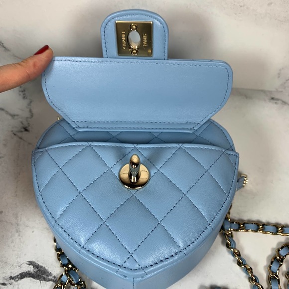 โโ NEW CHANEL 22S Mini Heart Bag CC light blue Lambskin Leather Crossbody bag - Picture 7 of 15